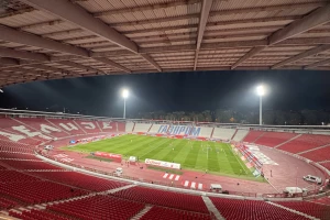 Zvezda igra pred praznom Marakanom u nefudbalskom ambijentu